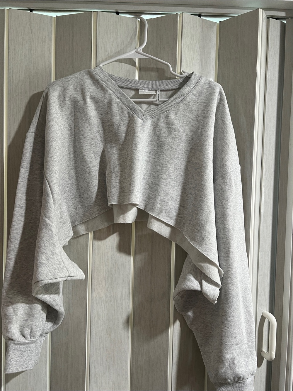 Urban Outfitters Light Grey Cropped V-Neck Sweatshirt